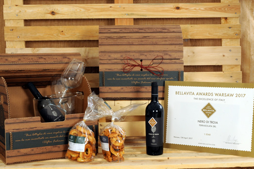 Confezione regalo Baule con vini di puglia, olio extravergine di oliva  e taralli di puglia